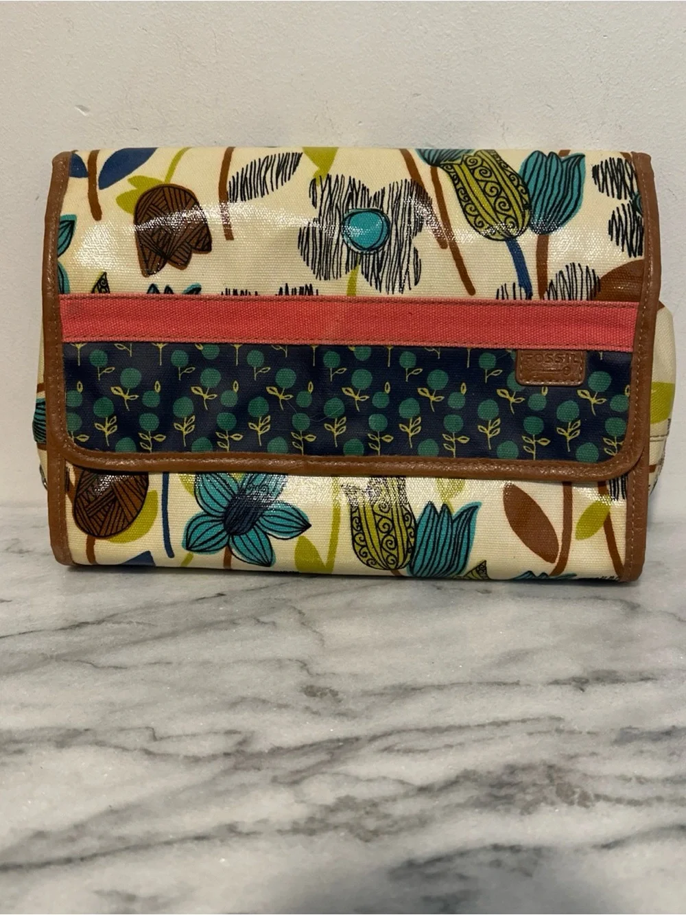 Fossil Floral Pattern traveling make up toiletries bag has key -